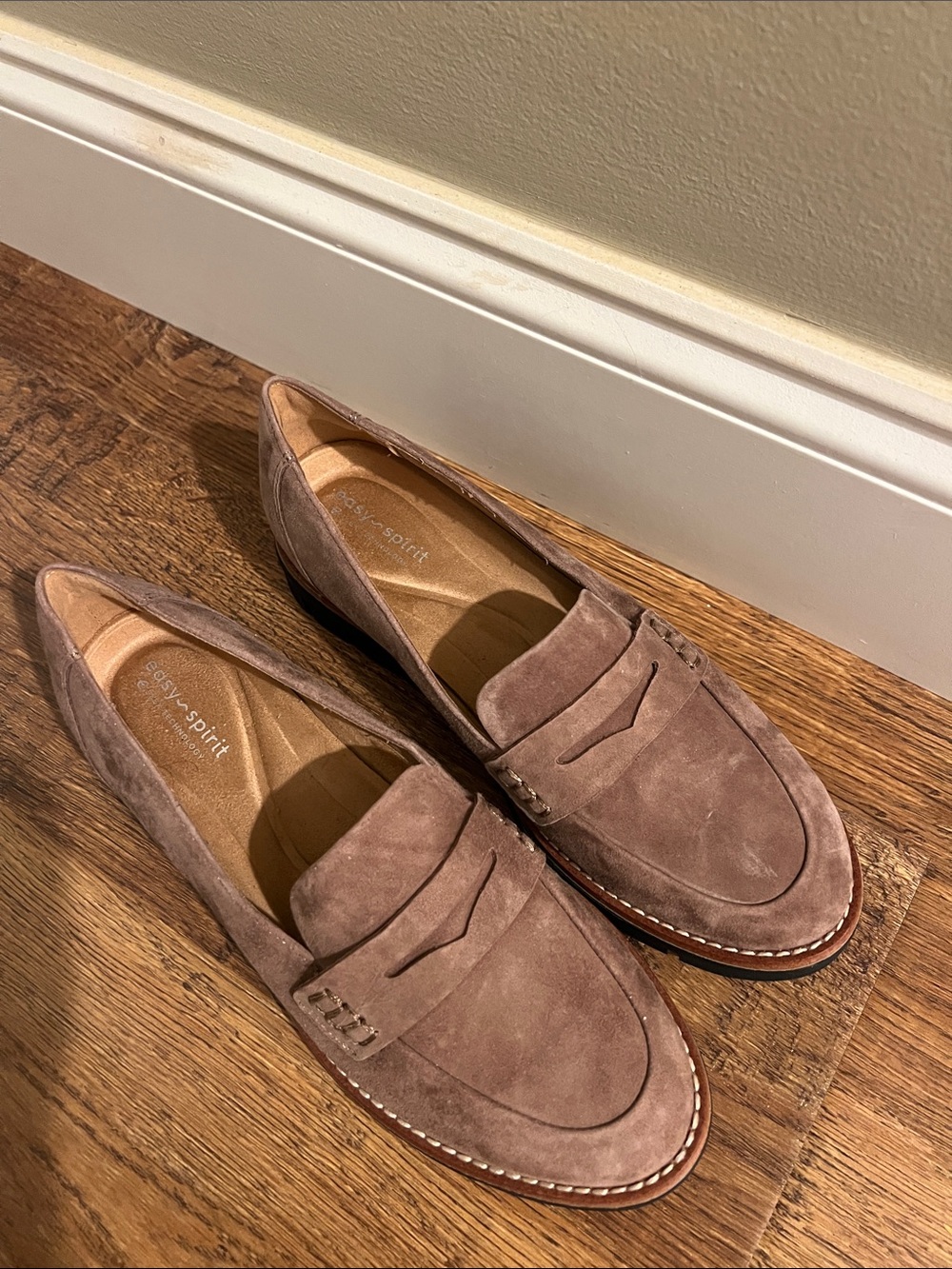 Easy spirit  Taupe Suede  Penny Loafers